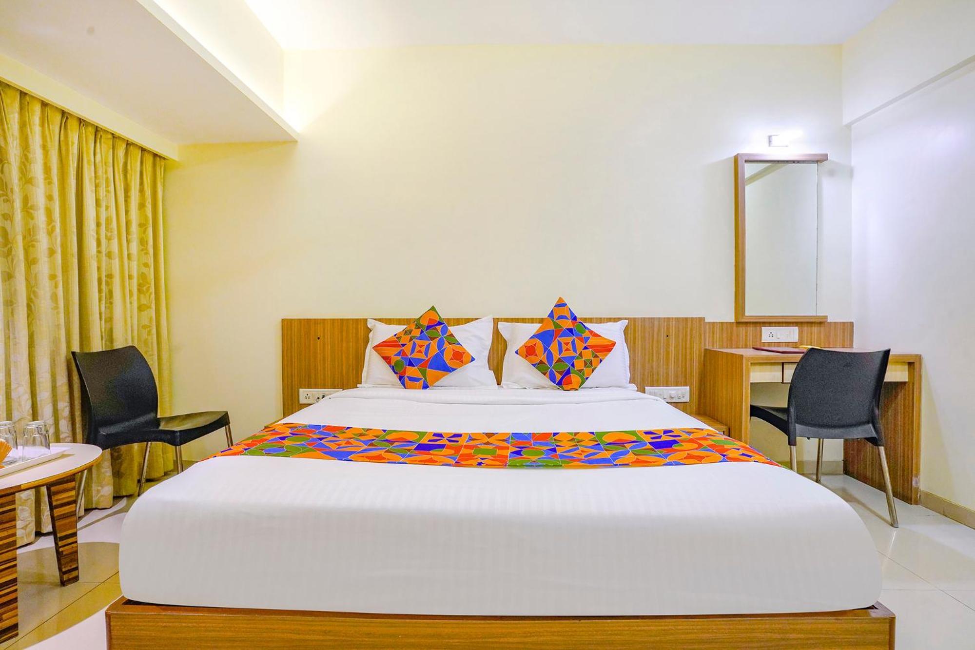 Hotel Fabexpress Kuber - Nr Apmc Vashi, Navi Mumbai Esterno foto