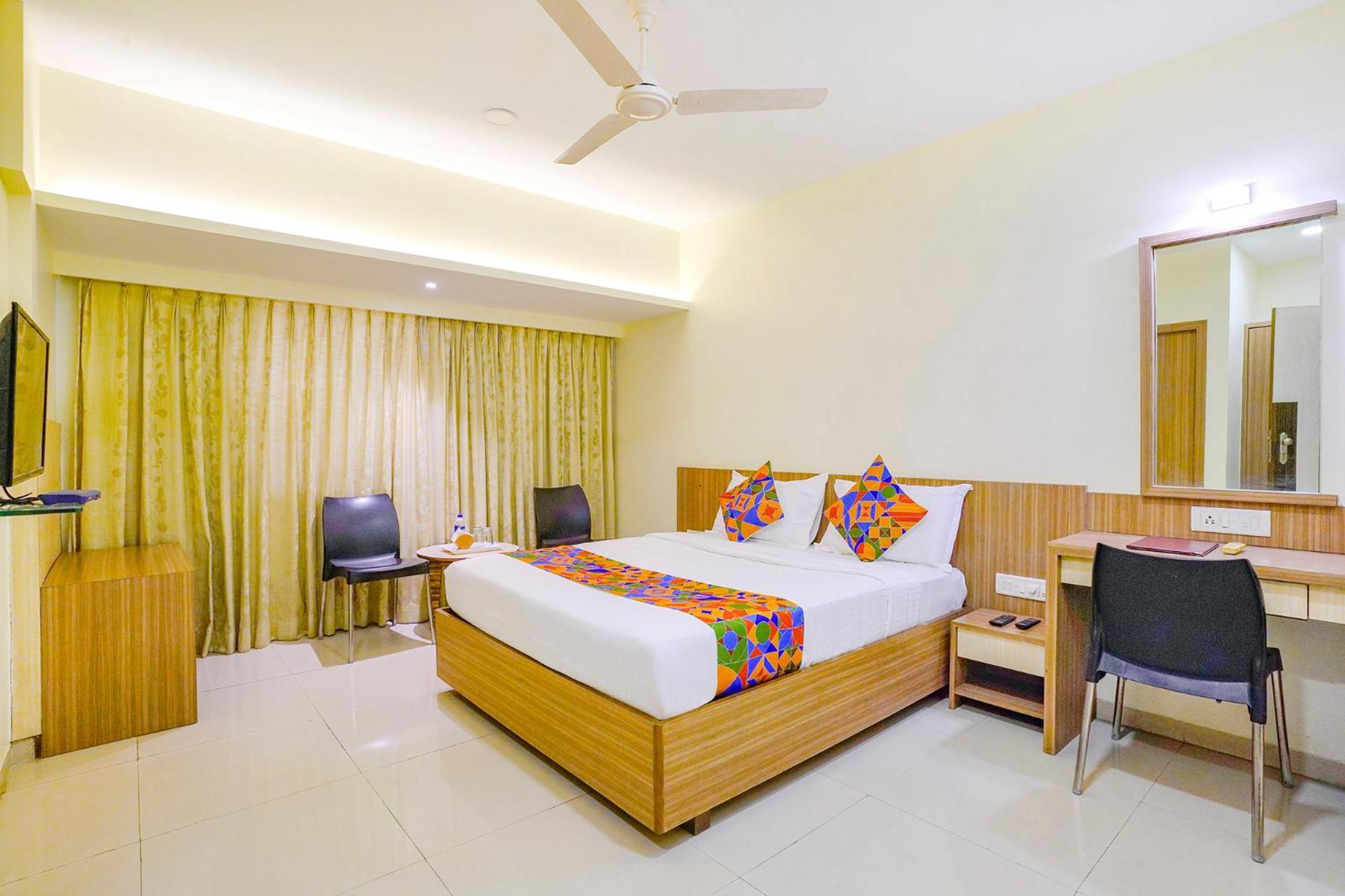 Hotel Fabexpress Kuber - Nr Apmc Vashi, Navi Mumbai Esterno foto