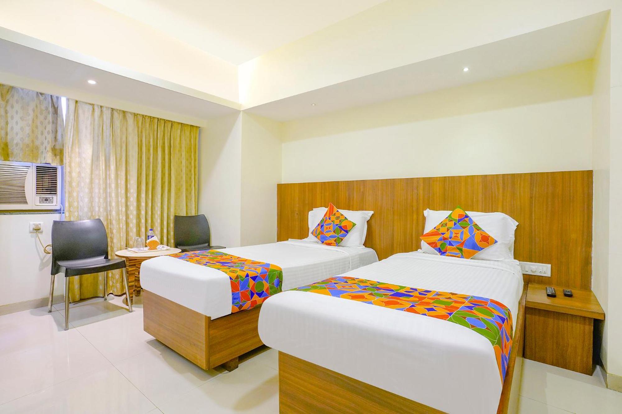 Hotel Fabexpress Kuber - Nr Apmc Vashi, Navi Mumbai Esterno foto